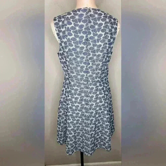 Draper James Embroidered Chambray Circle Love Dress ~ Medium Wash ~ Size 12 - Picture 11 of 13